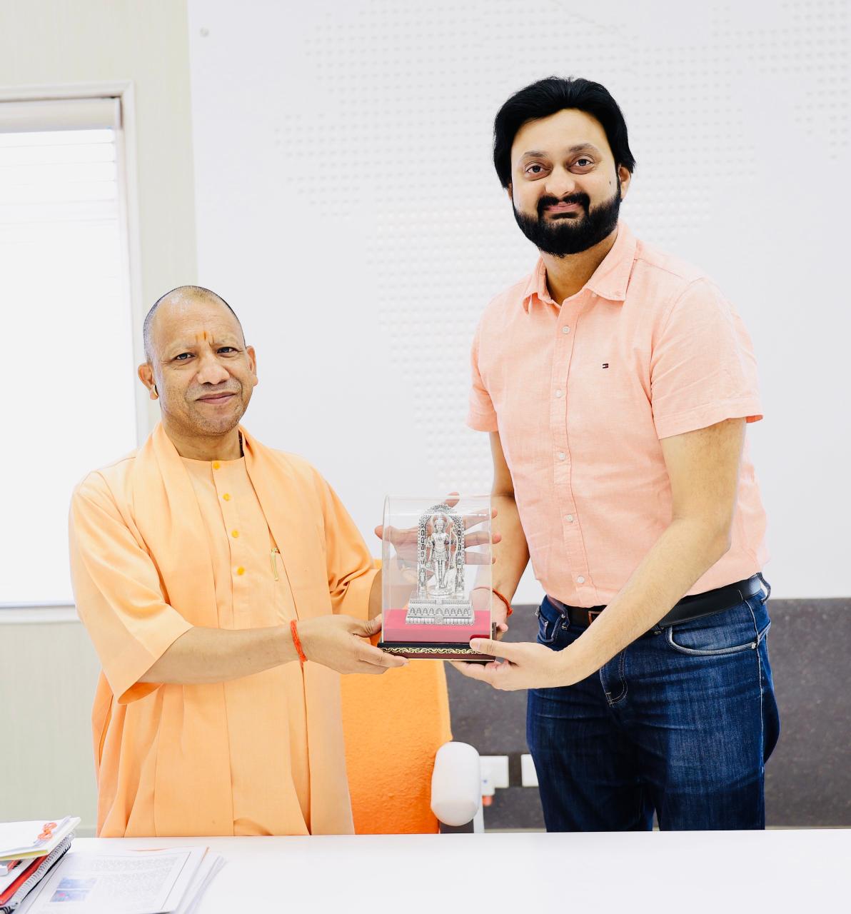 Dr Pranav Singh meeting Uttar Pradesh Chief Minister Yogi Adityanath at Kalidas Marg Lucknow